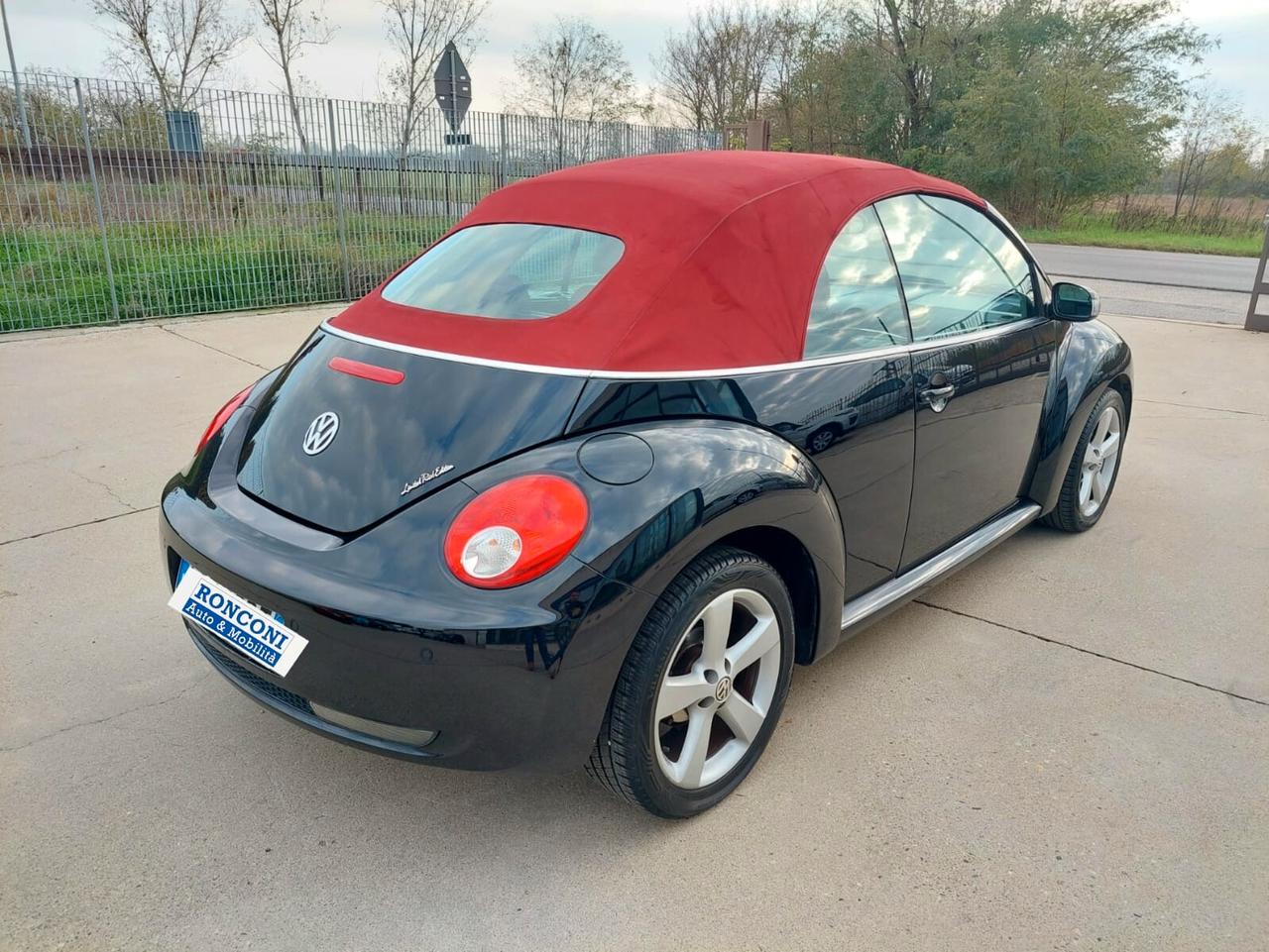 VW New Beetle 1.6 Cabrio Red Lim. Edt. GPL - 2010
