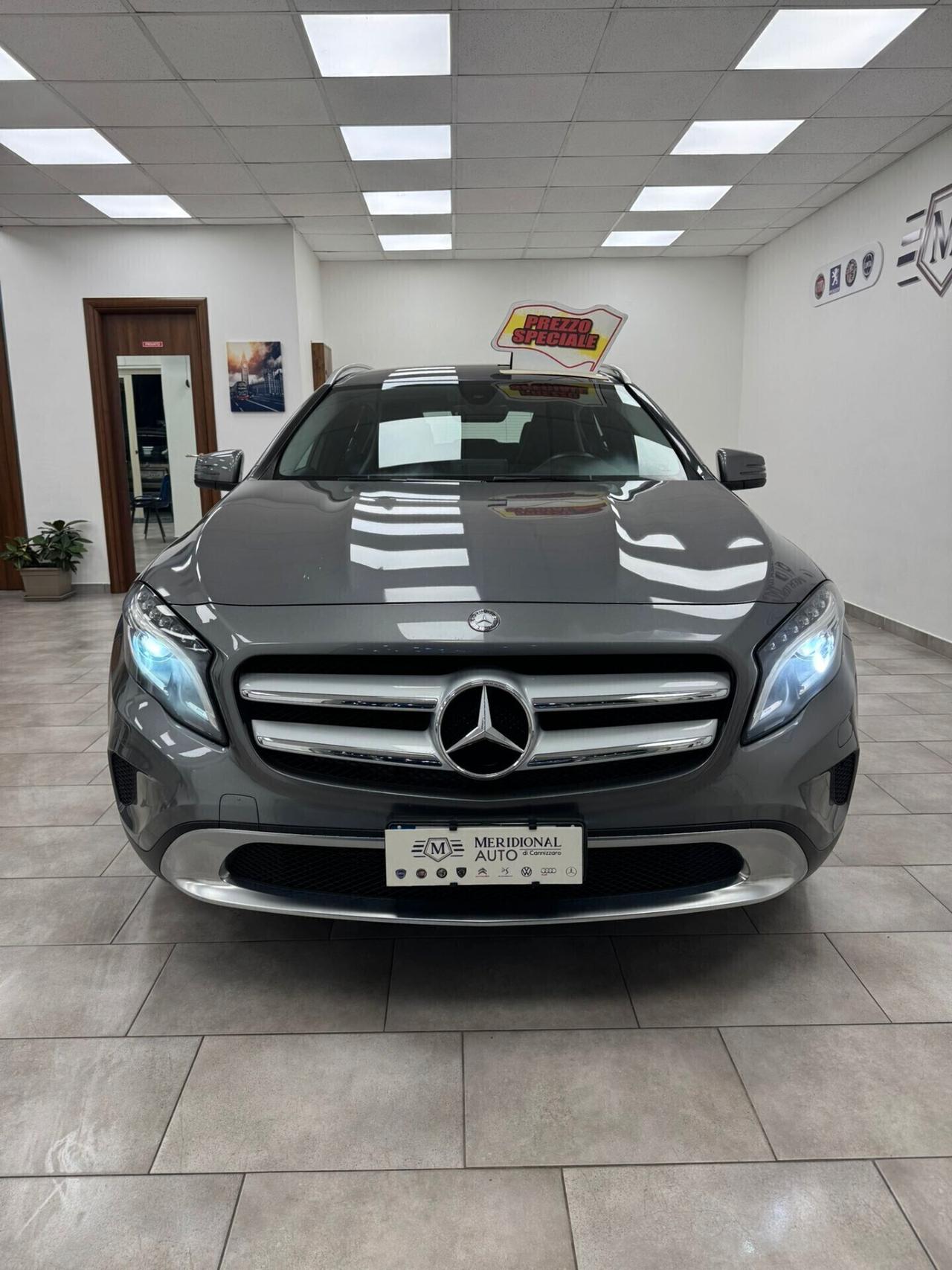 MERCEDES-BENZ GLA 200 D AUTOMATC PREMIUM