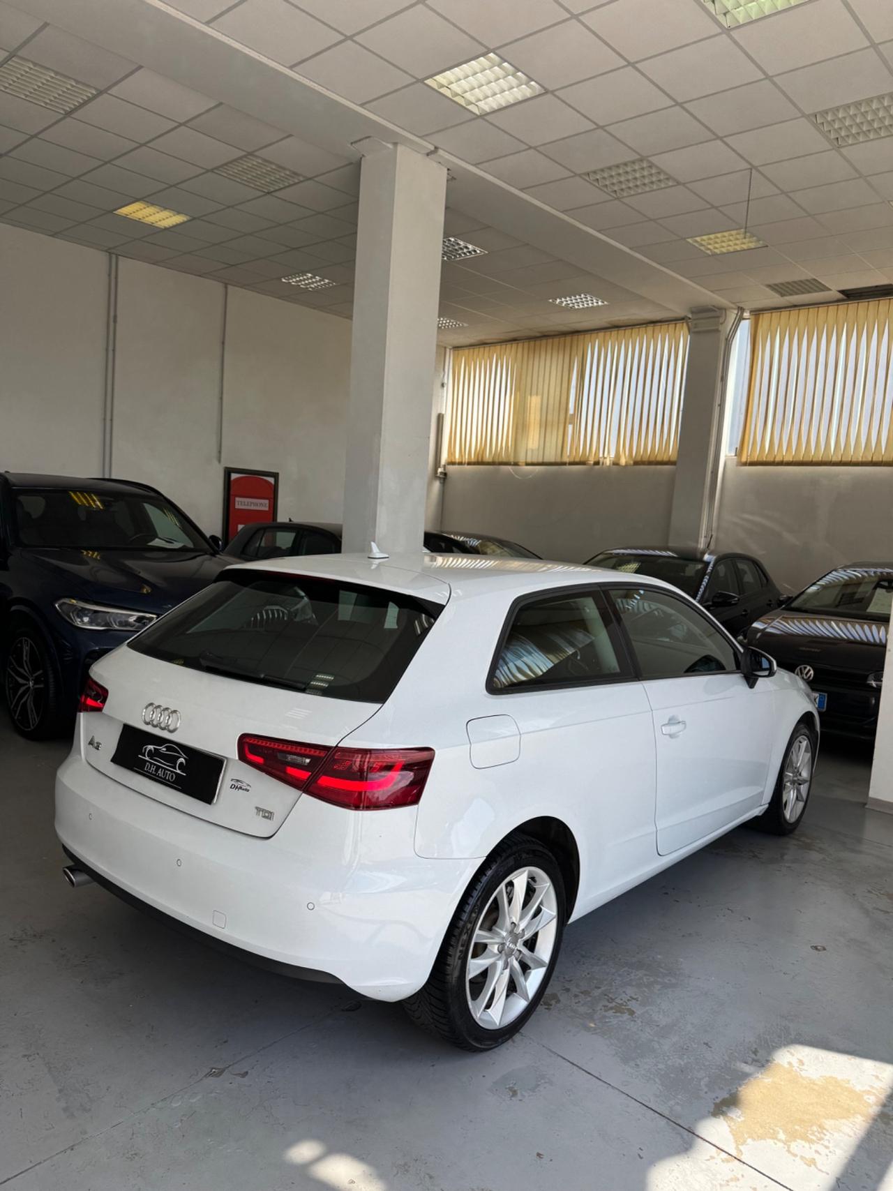 Audi A3 Sedan 1.6 TDI clean diesel Ambition