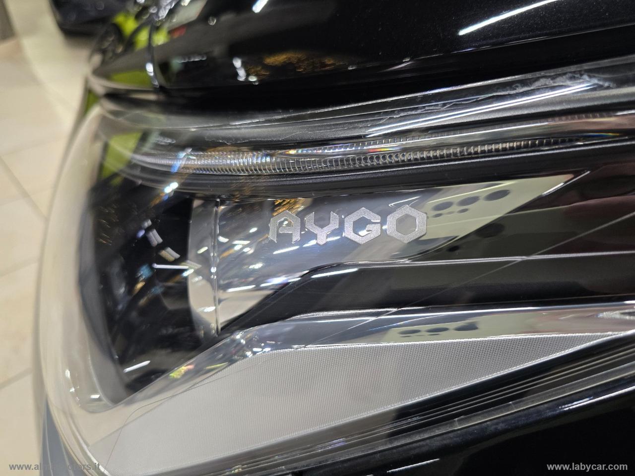 TOYOTA Aygo Connect 1.0 VVT-i 72 CV 5p. x-play