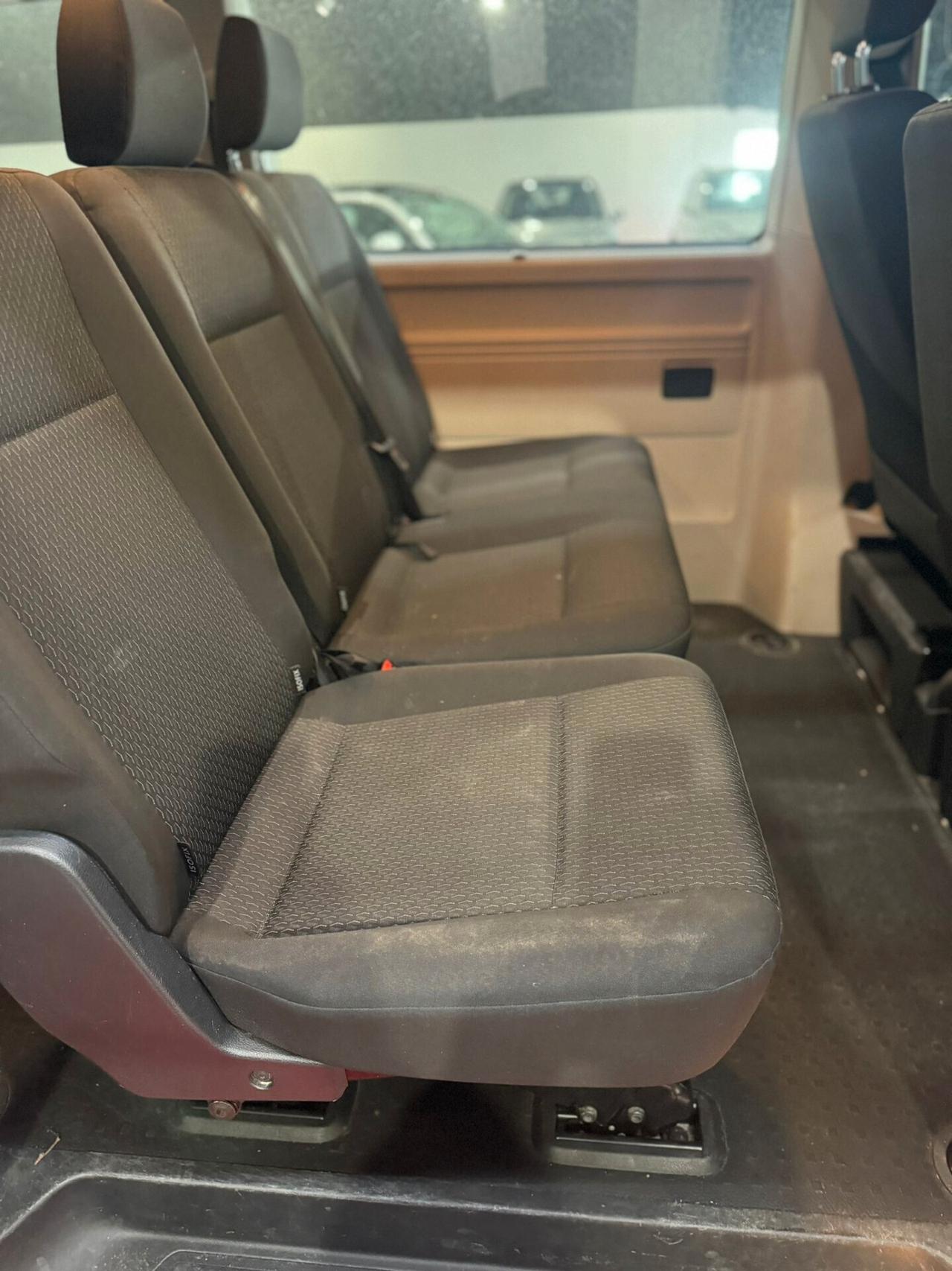 VOLKSWAGEN CARAVELLE KOMBI 9 POSTI