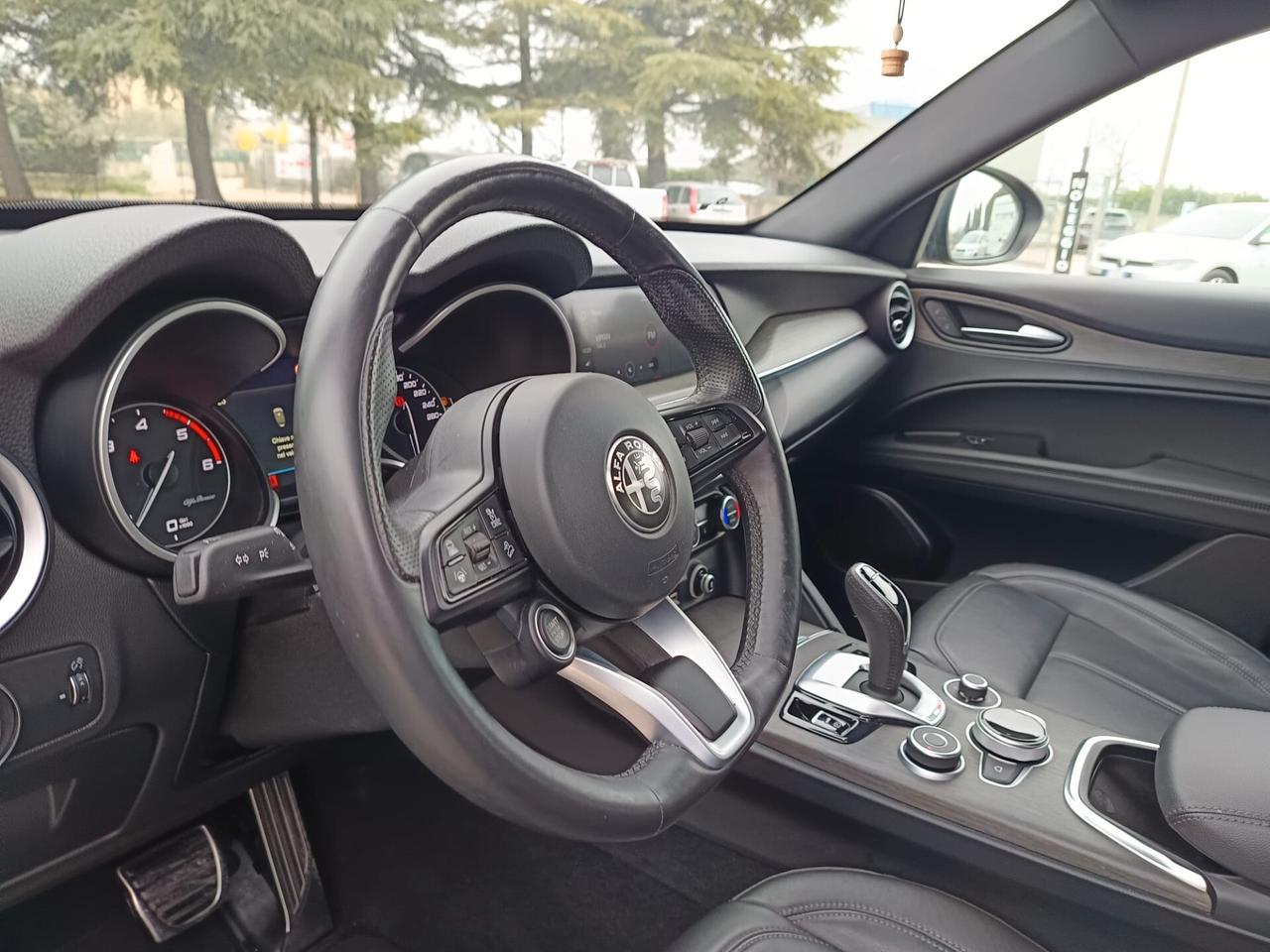 Alfa Romeo Stelvio 2.2 MTJ 210 CV AT8 Q4 Ti Tua a 329€/Mese