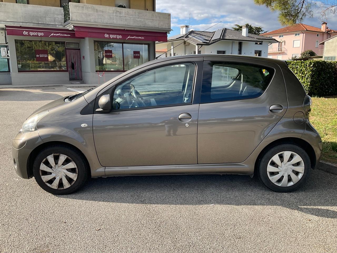 Toyota Aygo 1.0 12V VVT-i 5 porte Active Connect