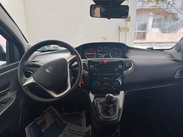 Lancia Ypsilon 1.2 69 CV 5 porte Gold