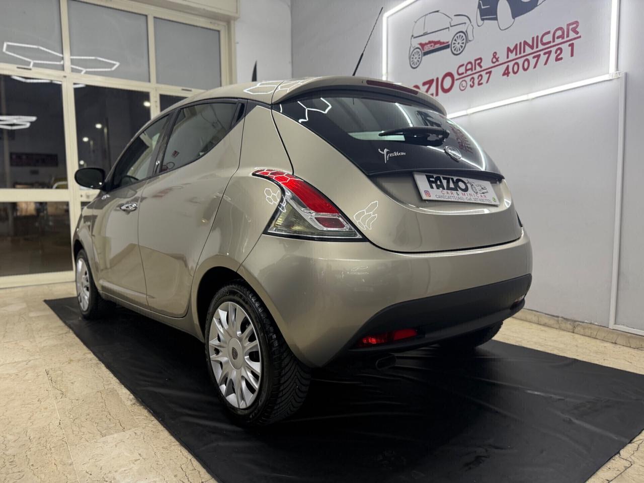 Lancia Ypsilon 1.2 69Cv
