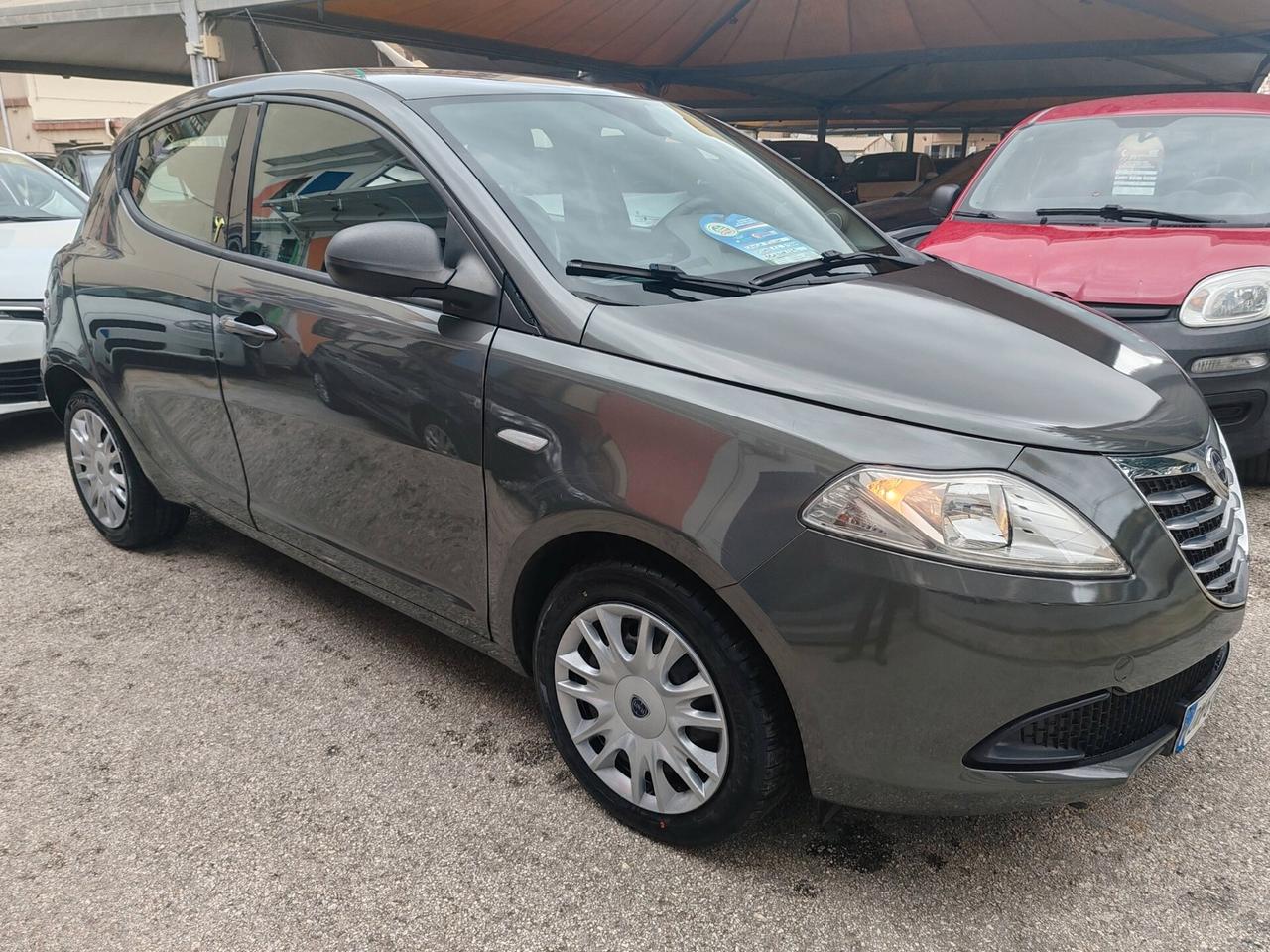 Lancia Ypsilon 1.2 69 CV 5 porte GPL BENZINA