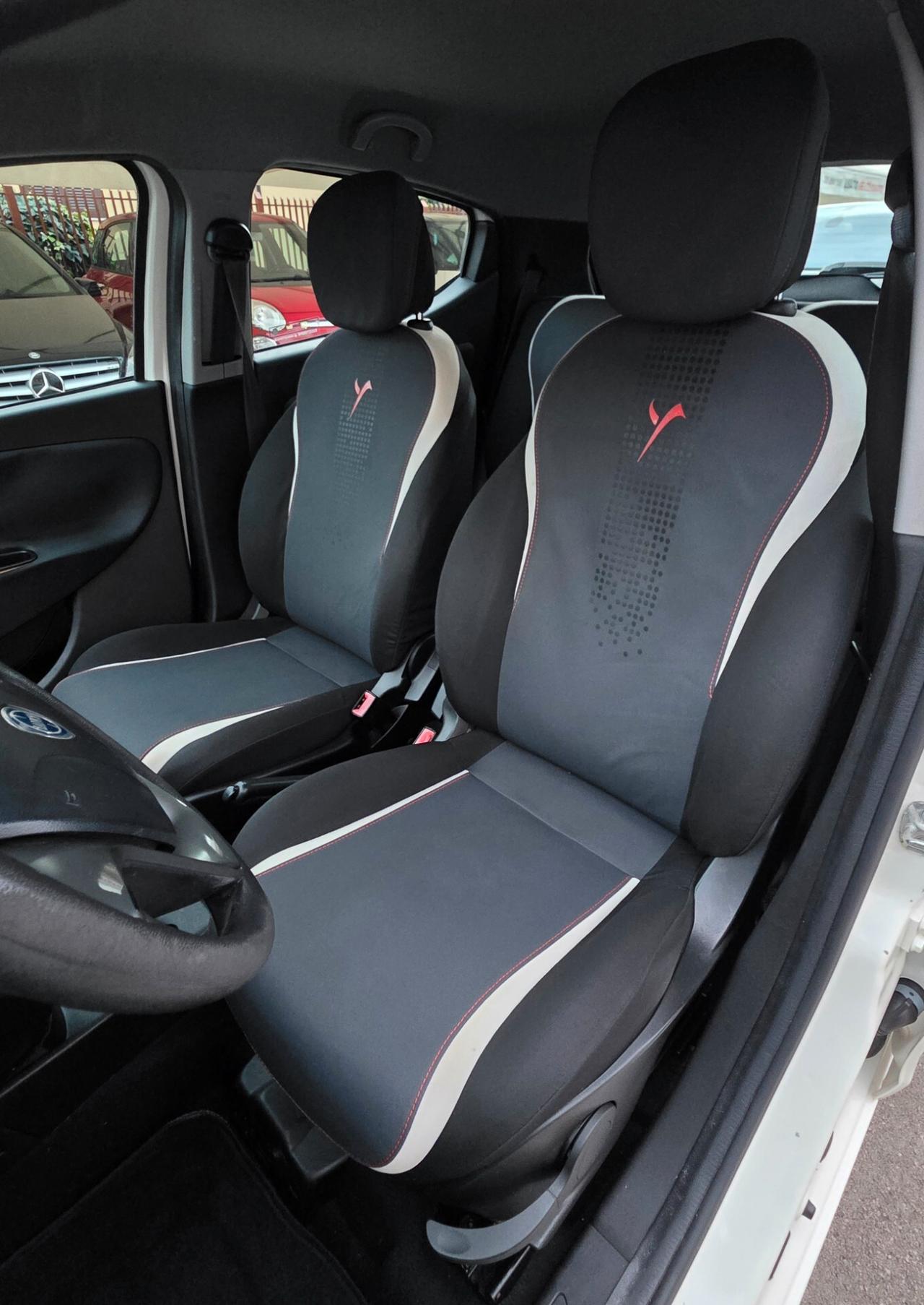 Lancia Ypsilon 0.9 TwinAir 85 CV 5 porte Metano Ecochic Elefantino