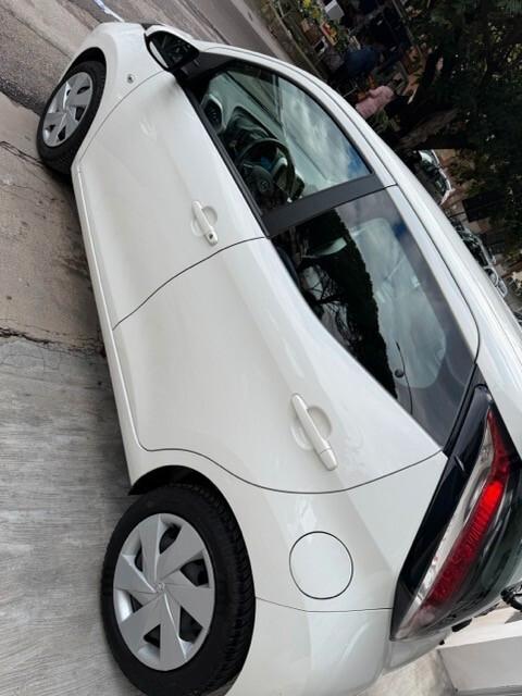 Toyota Aygo 1.0 VVT-i 69 CV 5 porte x-business MMT