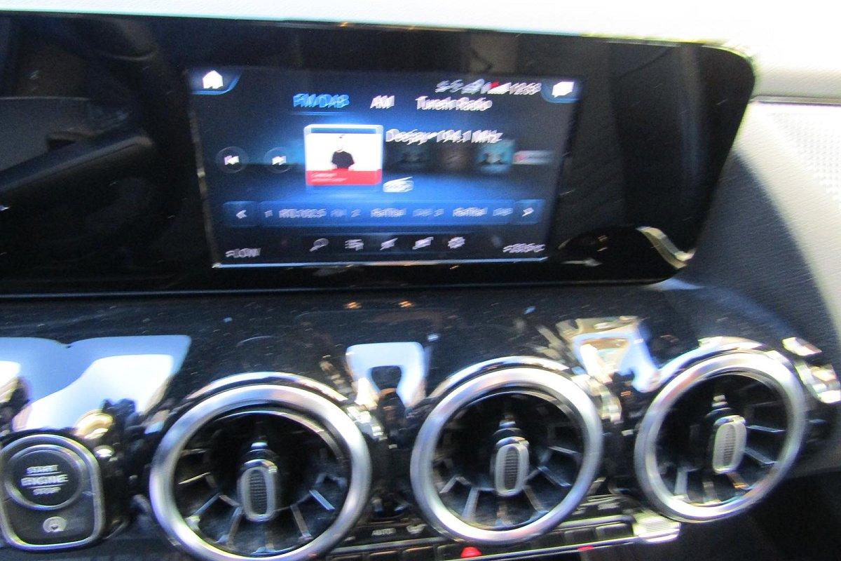 MERCEDES GLA 200 d Automatic Sport