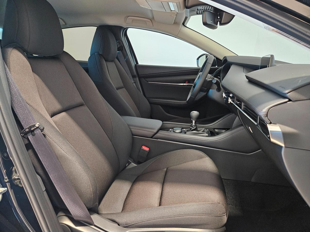 Mazda 3 2.5L eSkyactiv-G M-Hybrid 4p. Sedan Centre Line *RATE DA 299€*