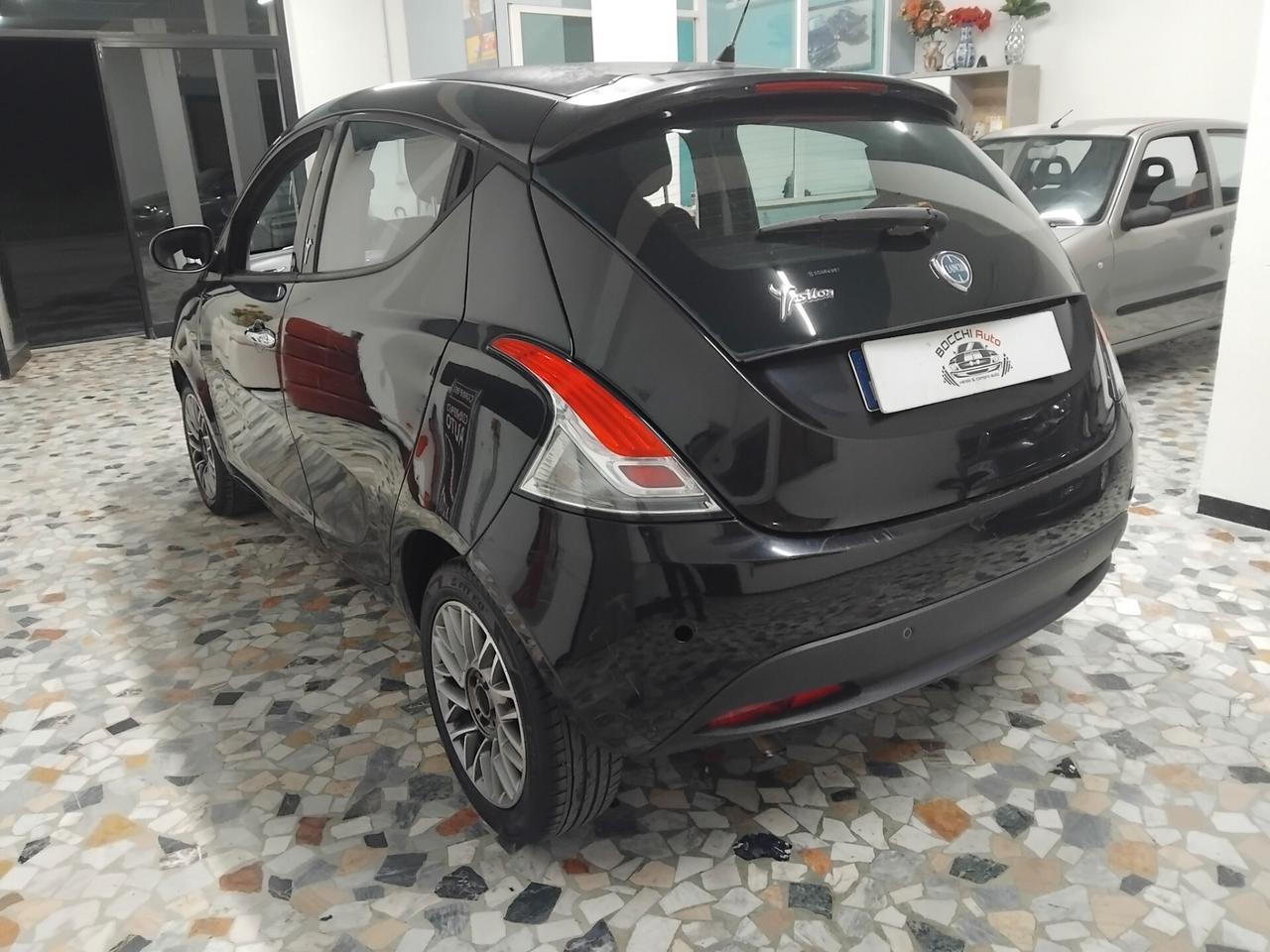 Lancia Ypsilon 0.9 TwinAir 85 CV 5 porte S&S Silver
