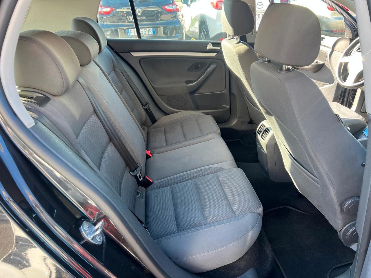 Volkswagen Golf 1.6 16V FSI 5p. Comfortline