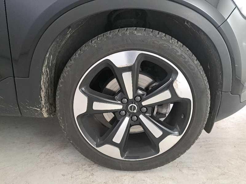 Volvo XC40 B4 AWD Geartronic Momentum Pro