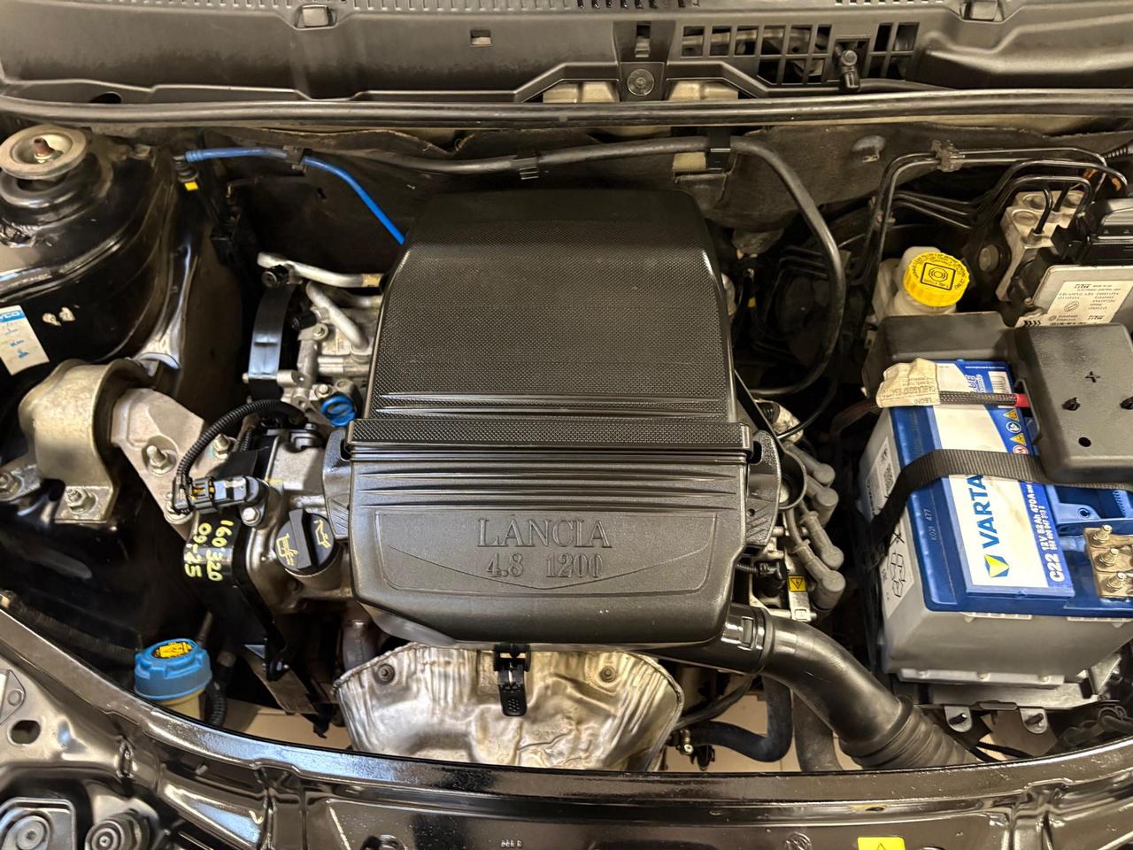 Lancia Ypsilon 1.2 8v Argento