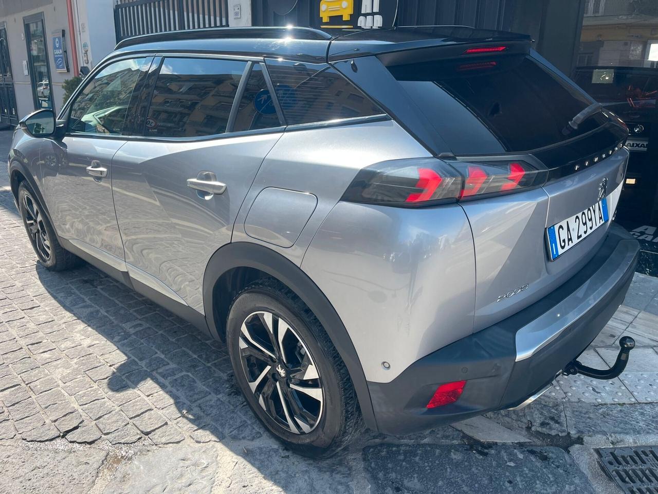 Peugeot 2008 GT LINE 1.2 Puretech Gancio traino omologato