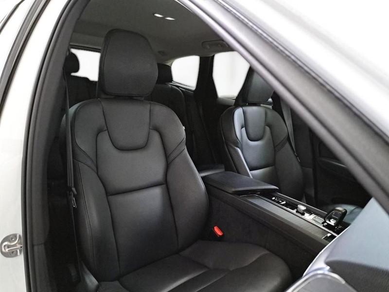 VOLVO XC60 B4 D AWD automatico Momentum