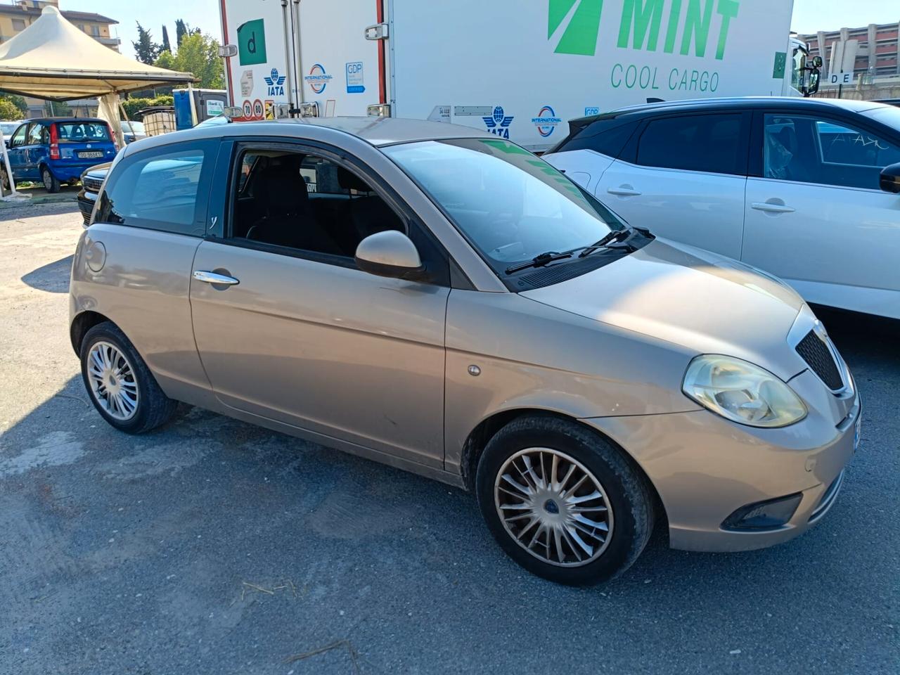 Lancia Ypsilon 1.2 Benzina - Neopatentati