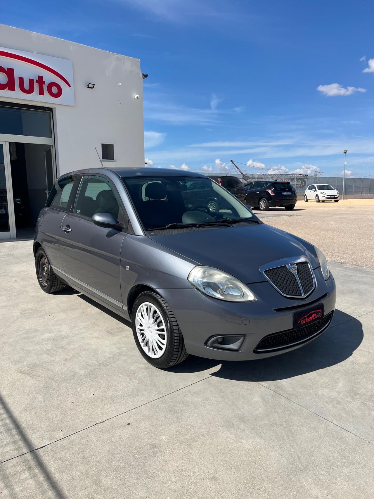 Lancia Ypsilon 1.2 Oro Giallo