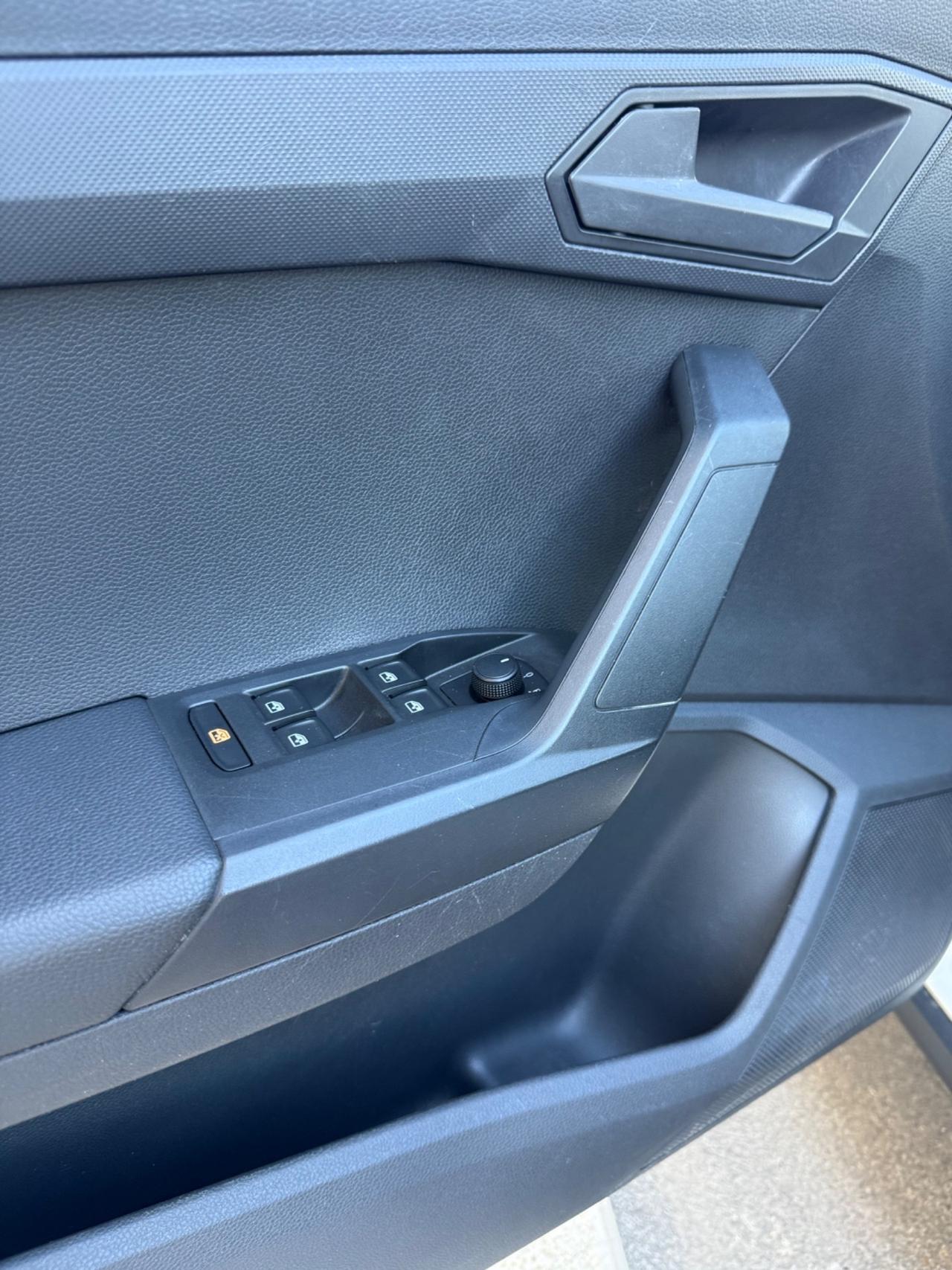 Seat Arona 1.0 tgi BENZMETANO 90cv FULL LINK,BLUETOOTH,USB,KM CERTIFICATI SEAT,UNI PROPRIETARIO