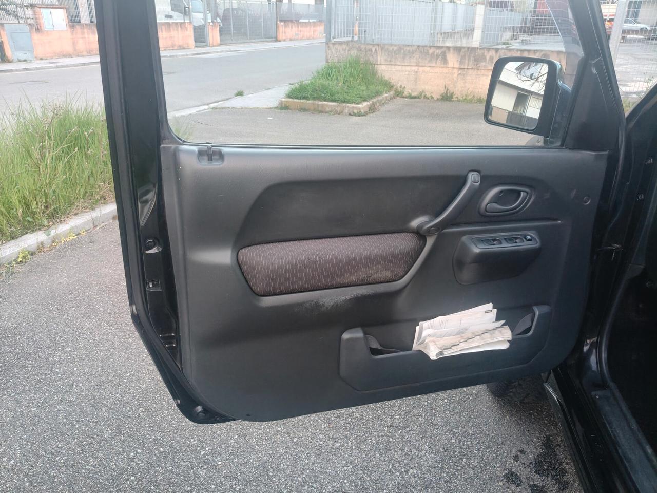 Suzuki Jimny 1.5 DDiS 4WD 06 SOLO 146.000 KM