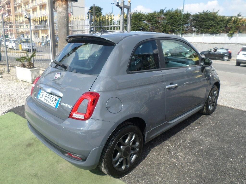 Fiat 500 1.0 Hybrid Red