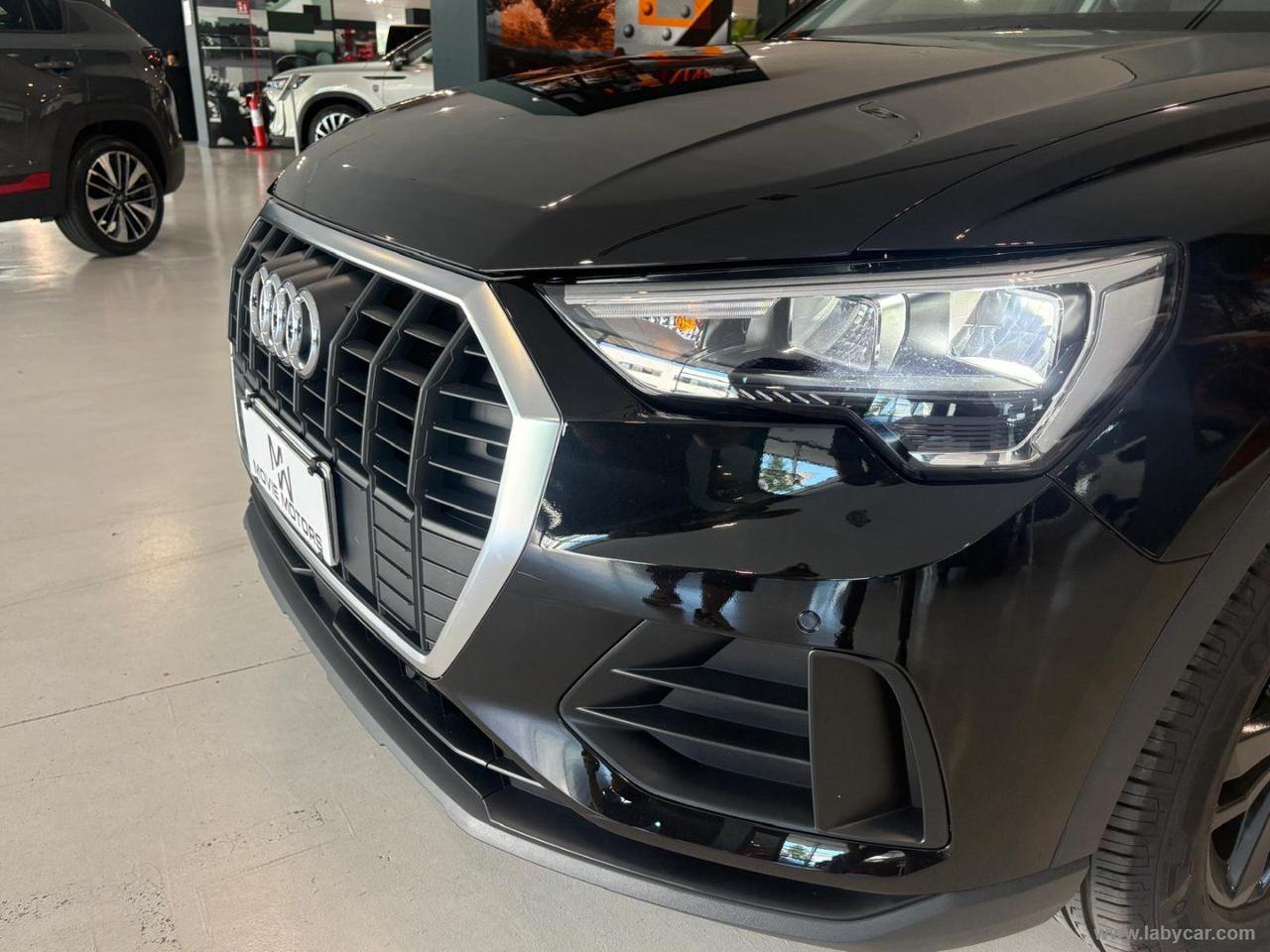AUDI Q3 35 TDI S tronic Business Advanced