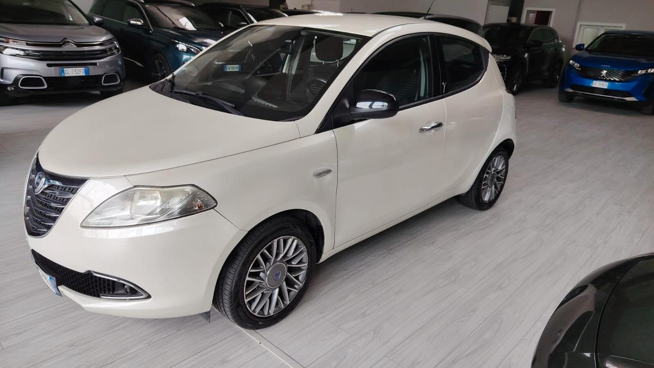 LANCIA YPSILON 1.2 PLATINUM 69CV - NEOPATENTATI