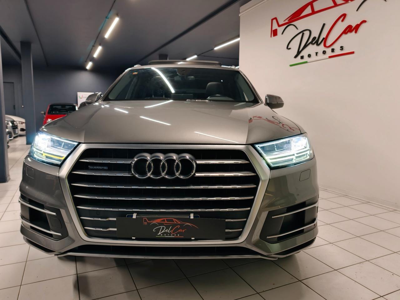 Audi Q7 3.0 TDI 272 CV quattro S Line Tetto Sospensioni