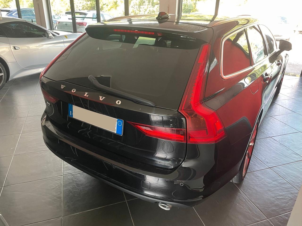 VOLVO V90 2.0d 150cv GEARTRONIC *NAVI-KAMERA-PELLE*