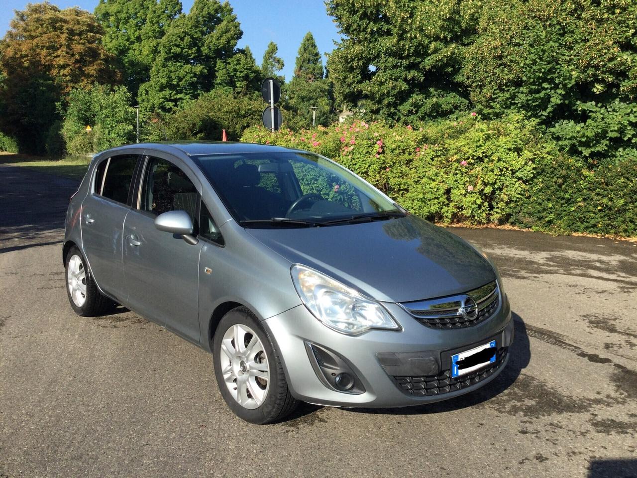 Opel Corsa 1.2 Gpl Neopatentati euro 5B- 2012