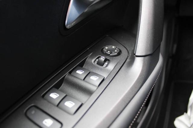 Peugeot 2008 1.2 Allure s&s 130cv Auto con Navigatore e CarPlay