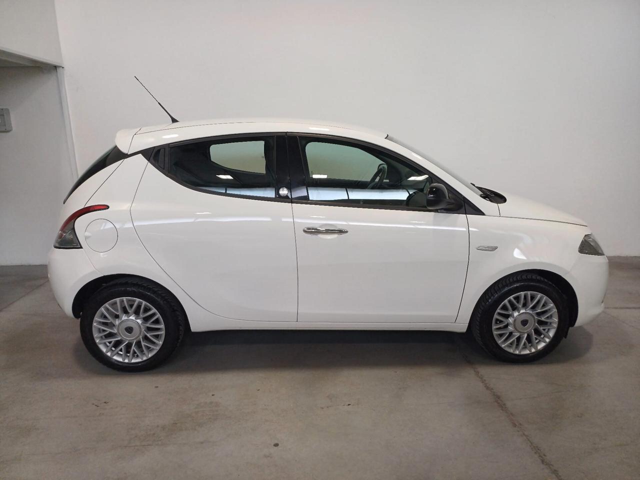 Lancia Ypsilon 1.2 69 CV 5 porte GPL Ecochic Gold