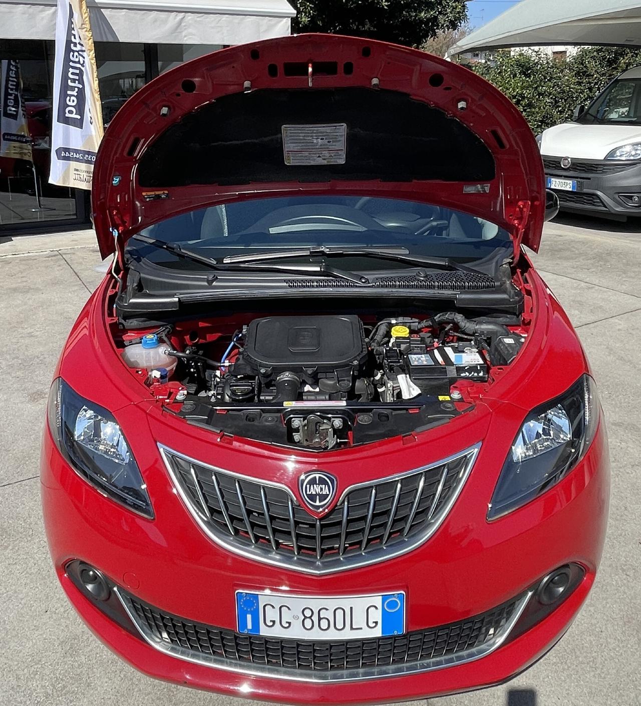 Lancia Ypsilon 1.0 hybrid Silver s