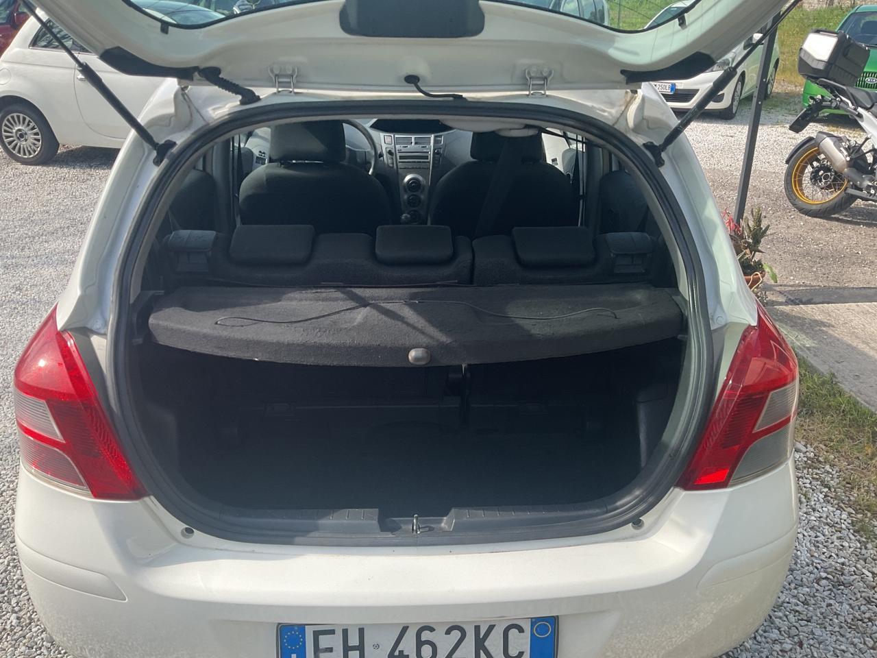 Toyota Yaris 1.0 5 porte