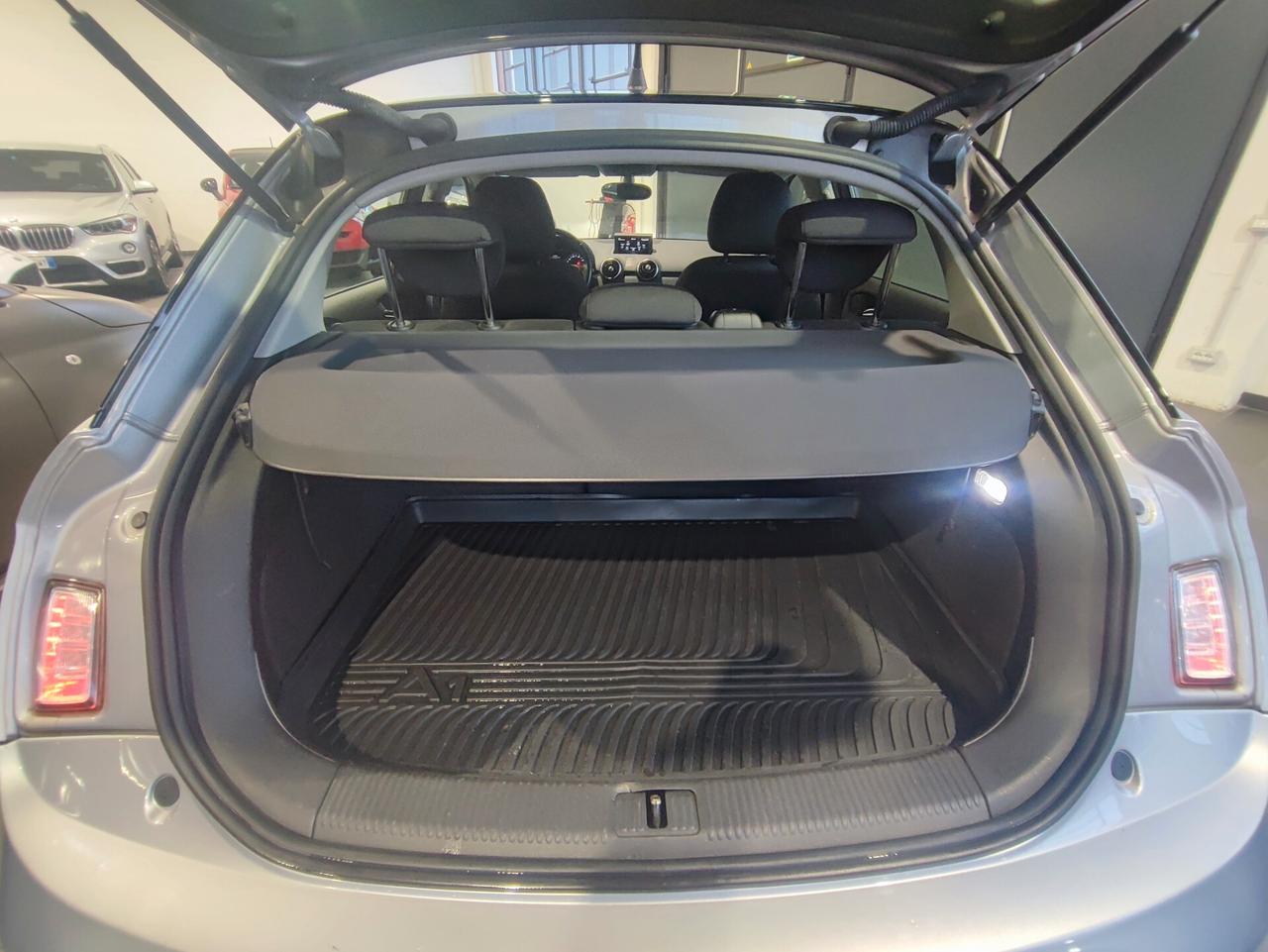 Audi A1 1.6 TDI S line edition plus