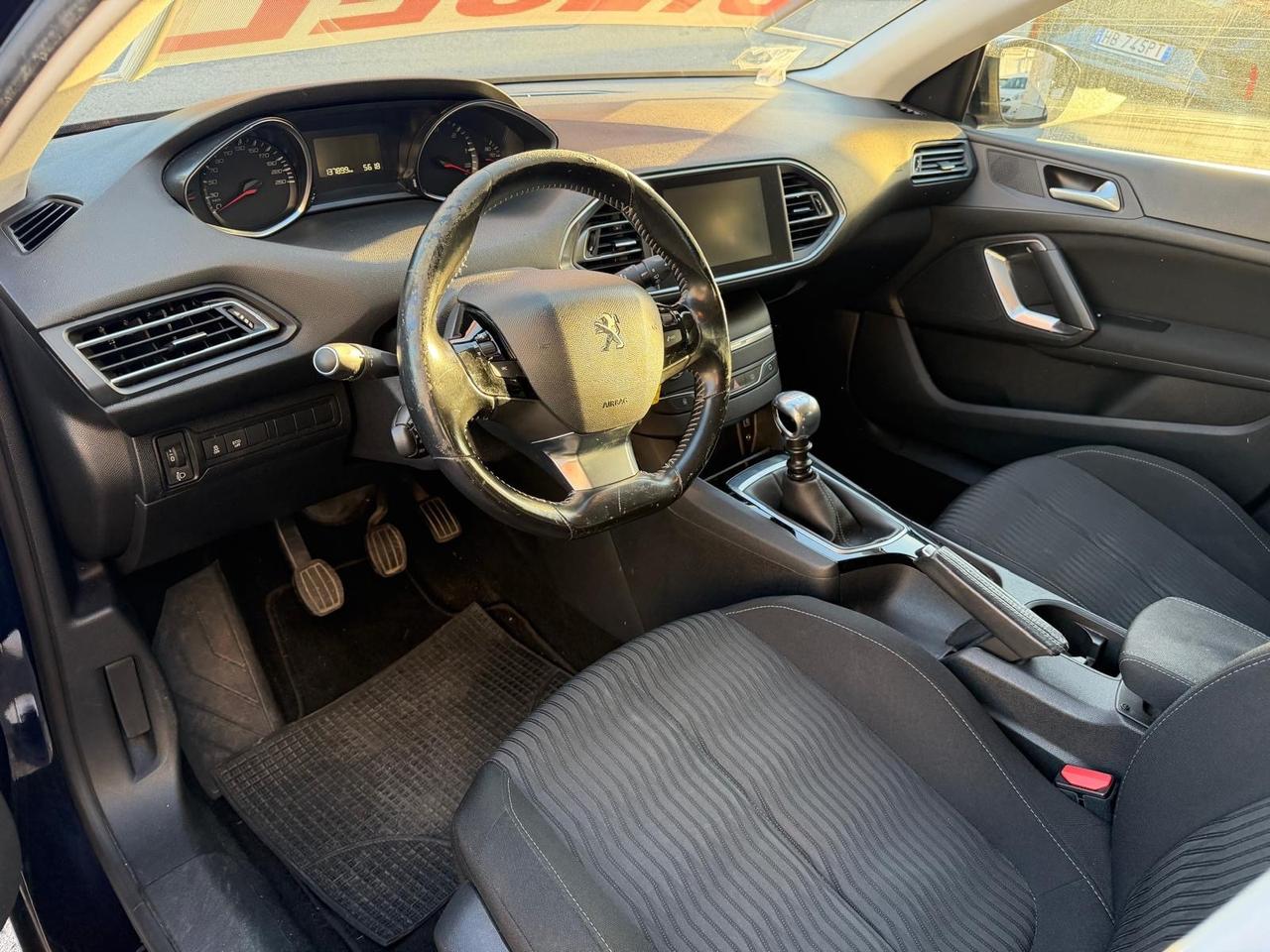 Peugeot 308 BlueHDi 120 S&S SW Allure