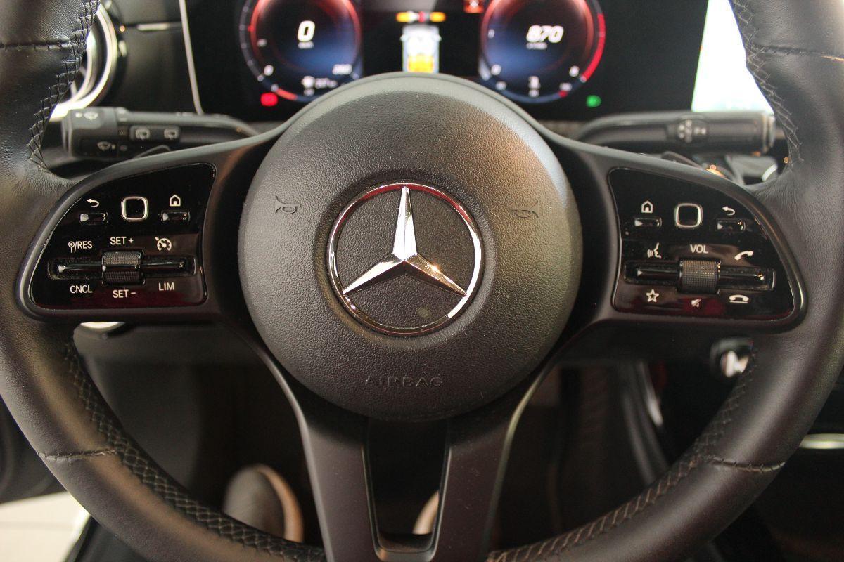 MERCEDES - Classe A - A 180 d Automatic Business Extra ( Schermi 10 pollici + Kit Luci + Cerchi Bruniti )