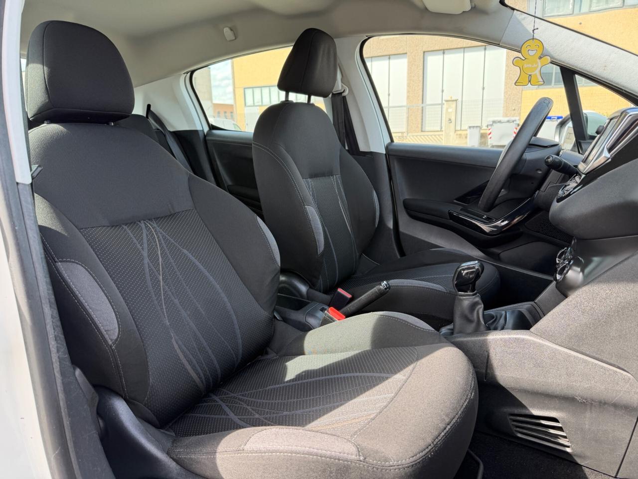 Peugeot 208 1.4 HDi 68 CV 5 porte 12. GARANZIA