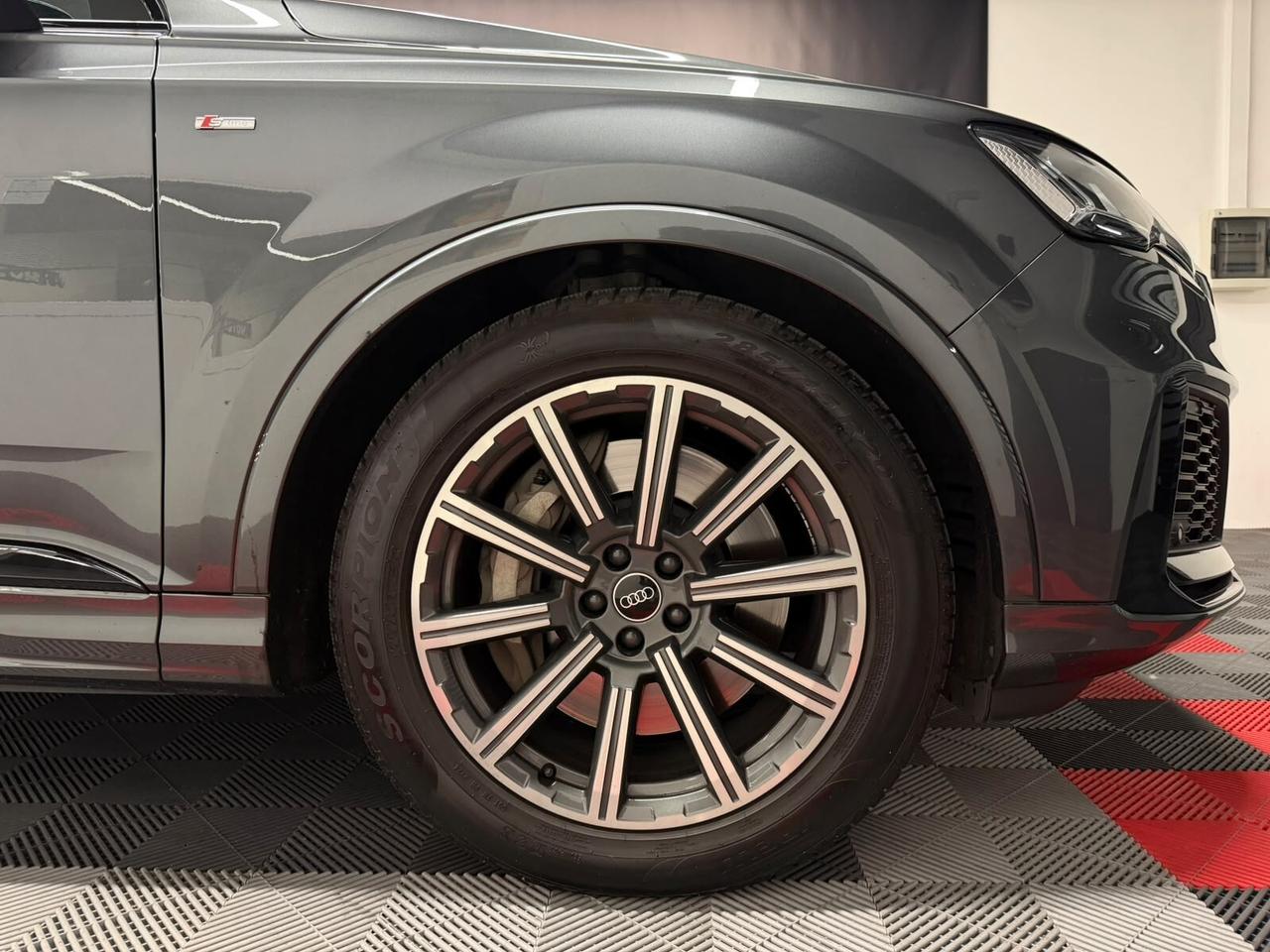 Audi Q7 55 TFSI e S-Line IVA ESPOSTA