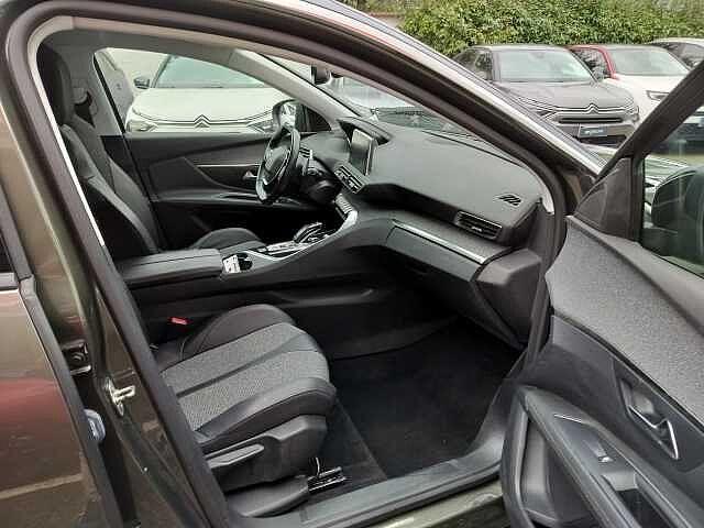 Peugeot 3008 BlueHDi 130 S&S EAT8 Allure