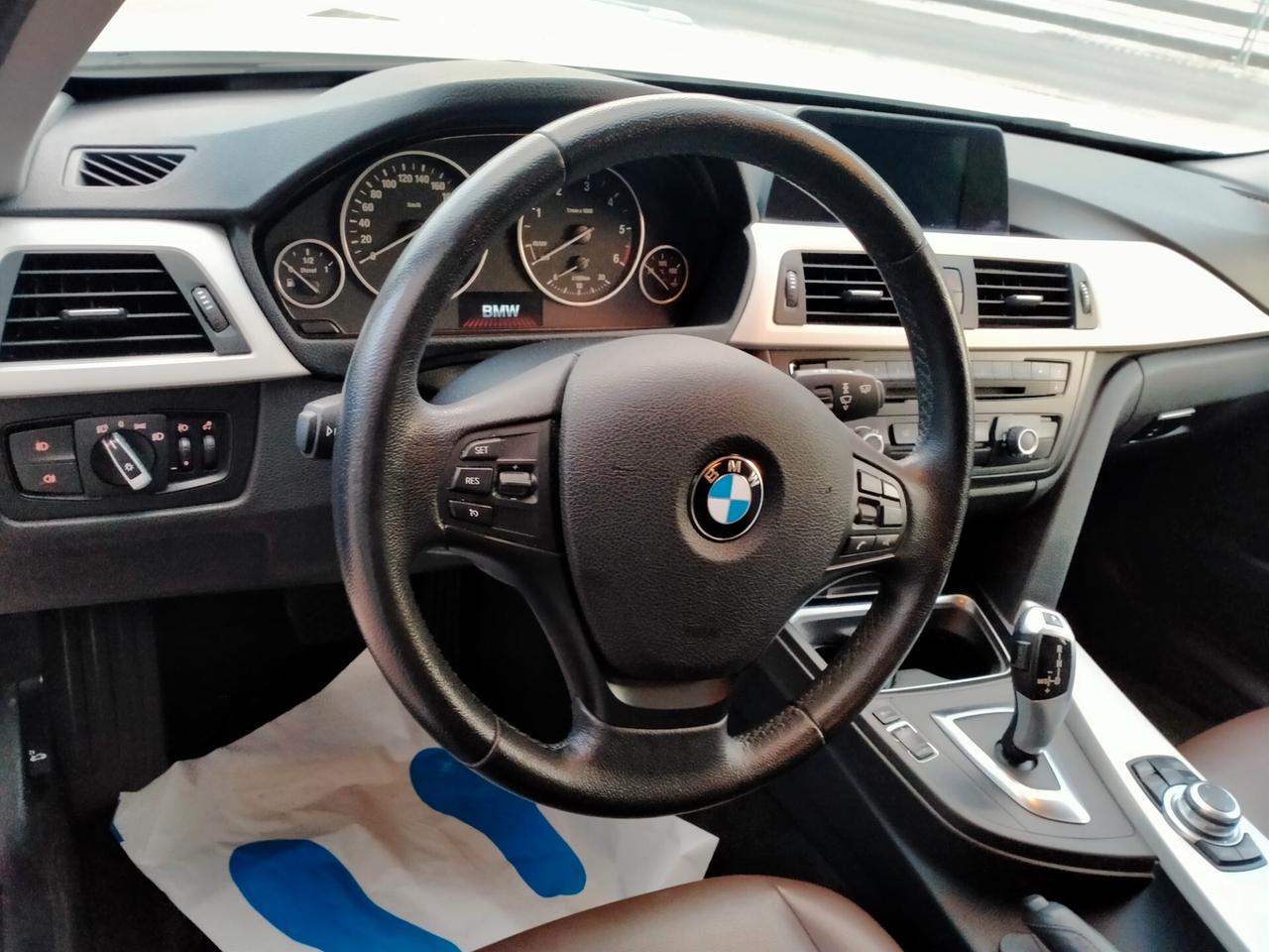 BMW 320 TOURING F31 EFF. DYNAMIC 163CV / PELLE TOTALE / VETRI PRIVACY / STEPTRONIC
