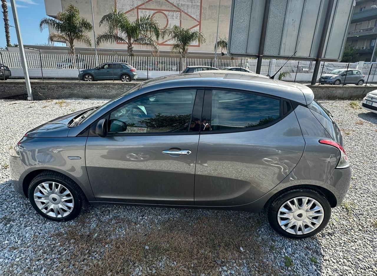 Lancia Ypsilon 1.3 MJT 16V 95 CV 5 porte S&S Silver