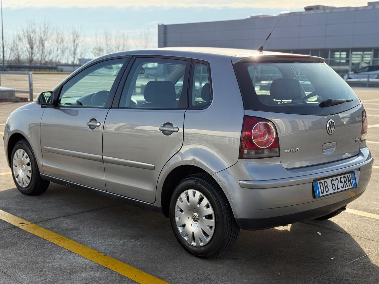 Volkswagen Polo 1.4/69CV TDI 5p. Sportline NEOPATENTI