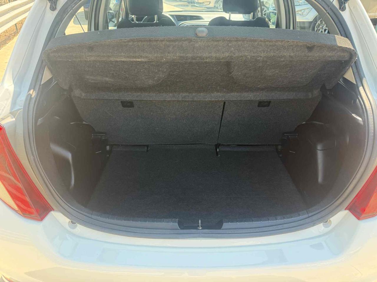 Toyota Yaris 1.0 BENZINA ''navig, retr,'' 2012 neop ok