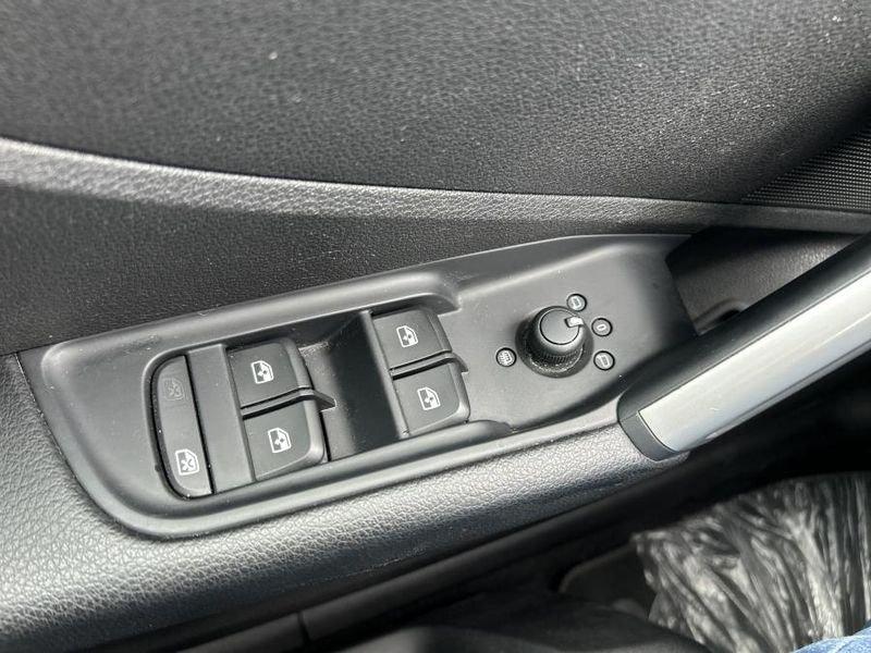 Audi Q2 35 TFSI S-Tronic Business Advanced NAVI+FULL LED+CAMERA