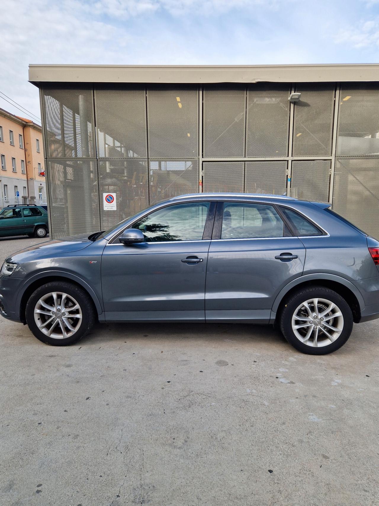 Audi Q3 2.0 TDI 140CV - Garanzia 12 Mesi