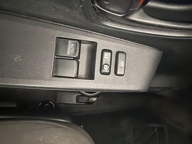 TOYOTA Yaris 1.0 5P Lounge