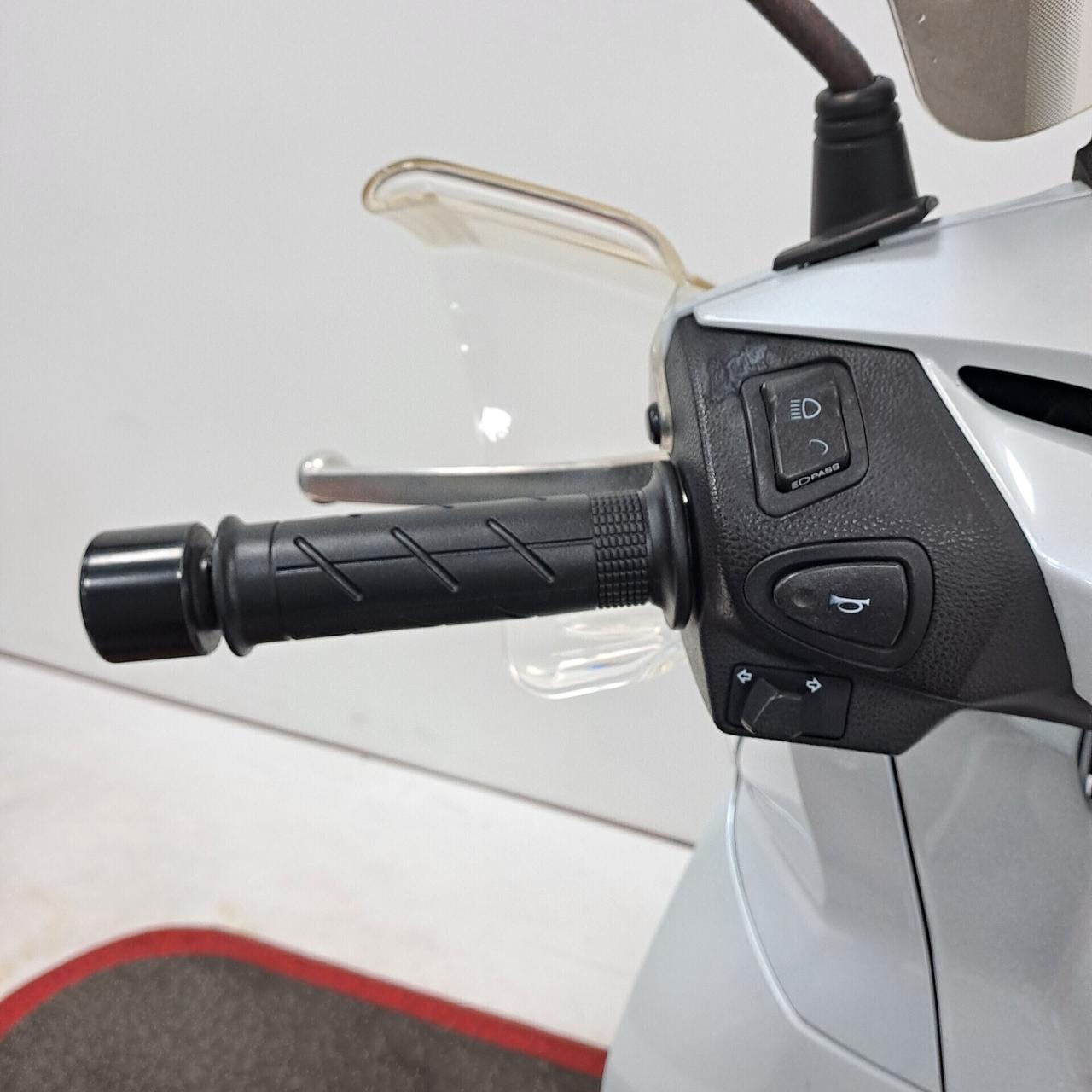 Honda SH 300 TUA ANCHE SENZA REDDITO