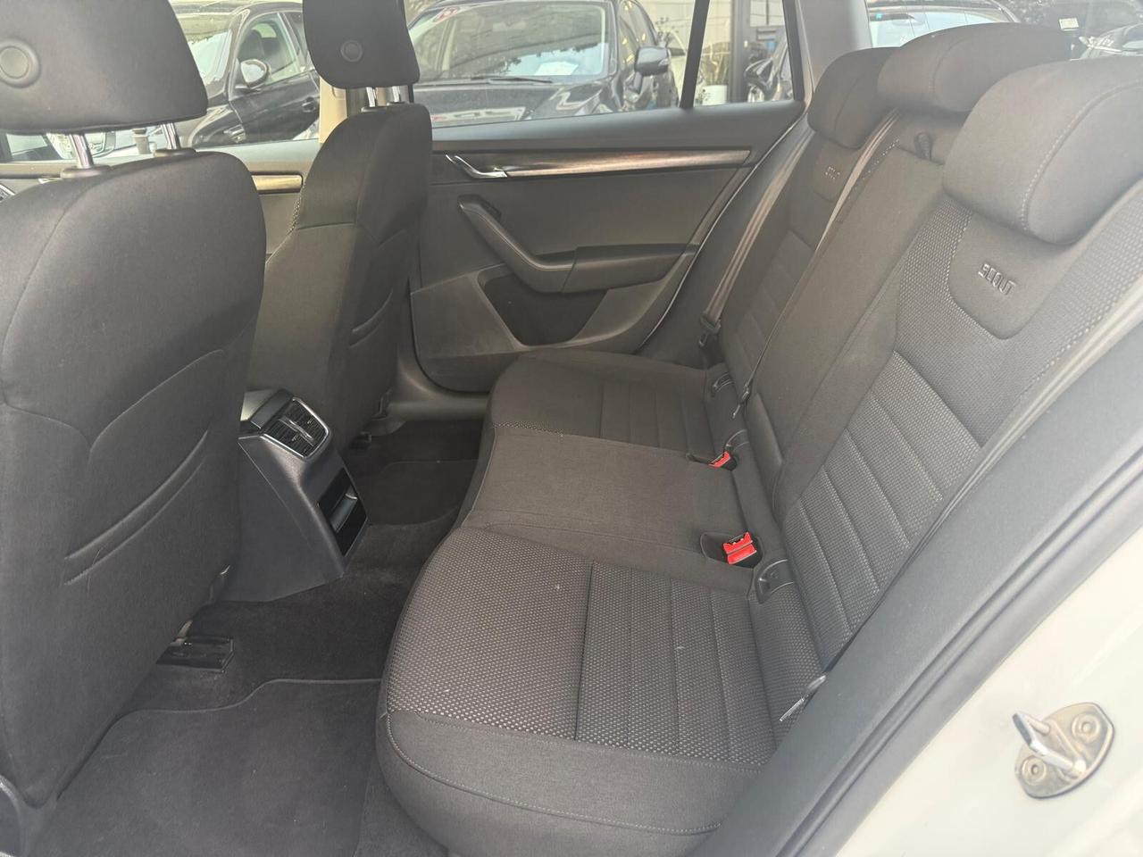 Skoda Octavia 2.0 TDI CR 180 CV 4x4 DSG Wagon Scout