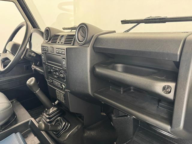 LAND ROVER Defender 2.4